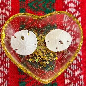 vintage clip on earrings- sand dollars beach